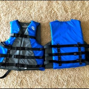 Set of 2 Stearns Adult Life Vests